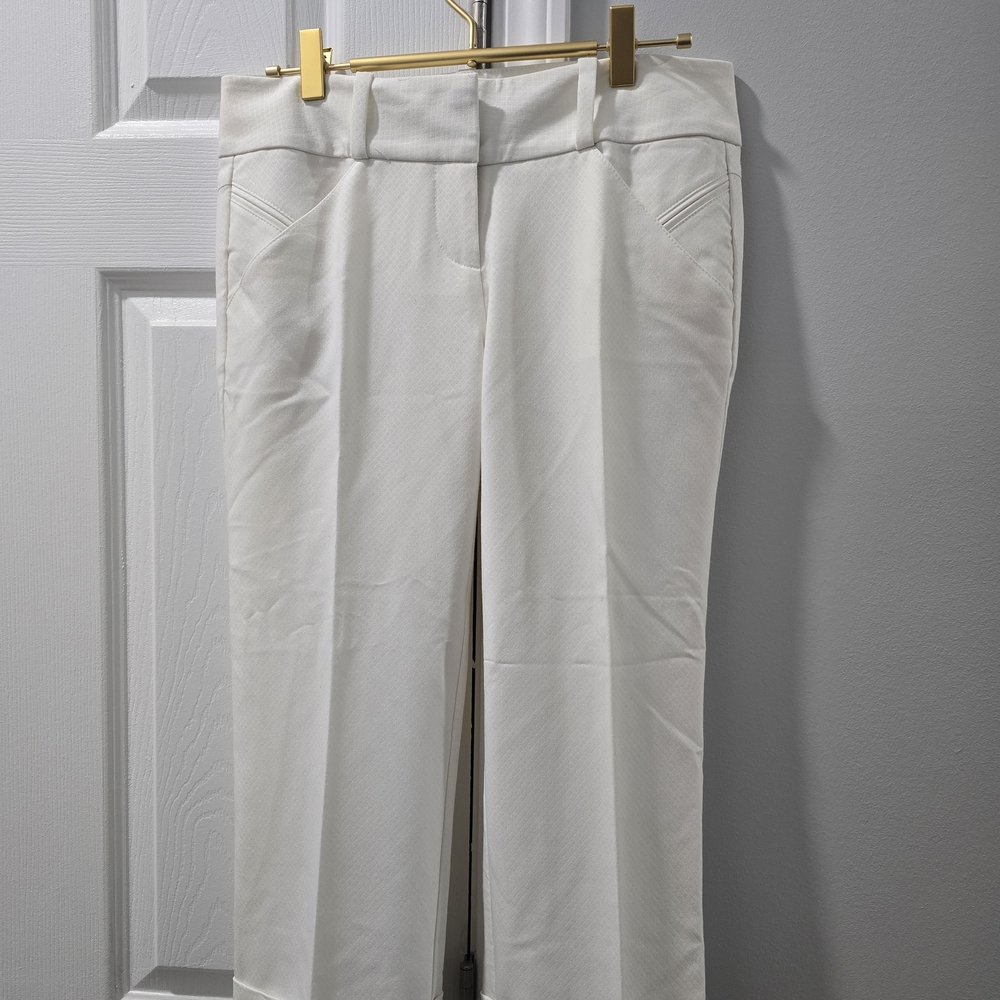 bebe White Capris